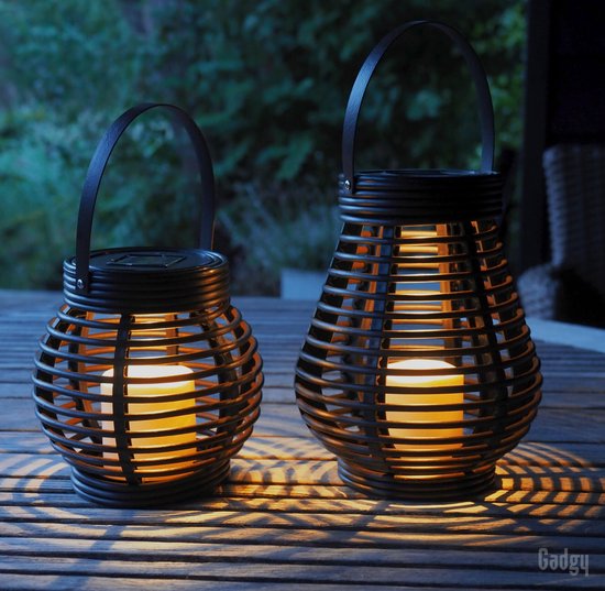 Deze 5 producten geven meer sfeer aan jouw tuin - Gadgy Solar Rotan Tafellamp set