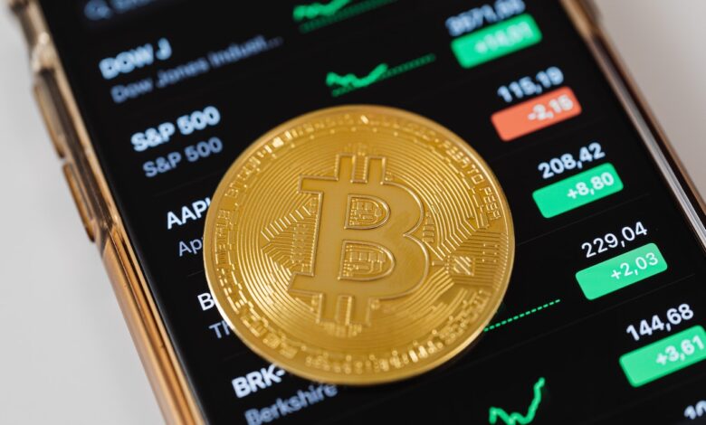 De dynamiek van cryptomarkten: bitcoin en ripple koersen onder de loep